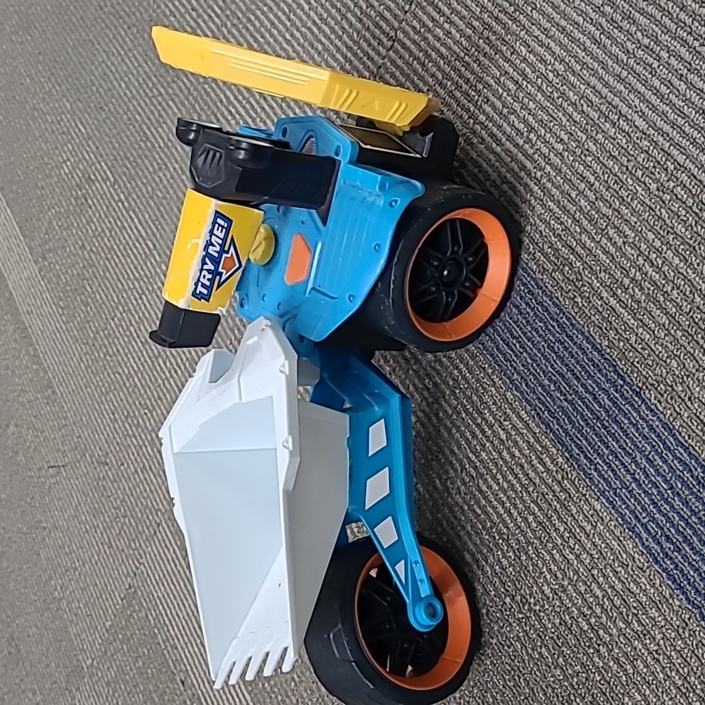 Matchbox Treasure Truck with Real Working Metal Detector